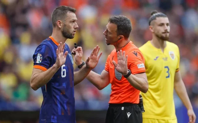 felix zwayer is the referee for the netherlands england who v0 El ZR3S yMPPX20 oCFs3JU7VqzKyHGjdCzdZ l SY e1720440948623