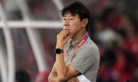 indonesias south korean coach shin tae yong looks on before the start of the 2026 fifa world 1729059365182 e1729140148925