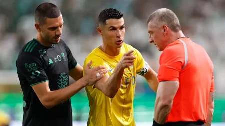 ronaldo chon trong tai ngoai bat tran dau ca mua cua al nassr 1 5197.jpg