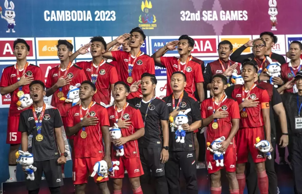 ĐT Indonesia lại sa thải huấn luyện viên 2 hlv indra sjafri ki vong bong da indonesia hoi sinh sau tam hcv sea games 32