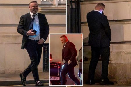 0 PAY Excl Wayne Rooney Gets Caught Short