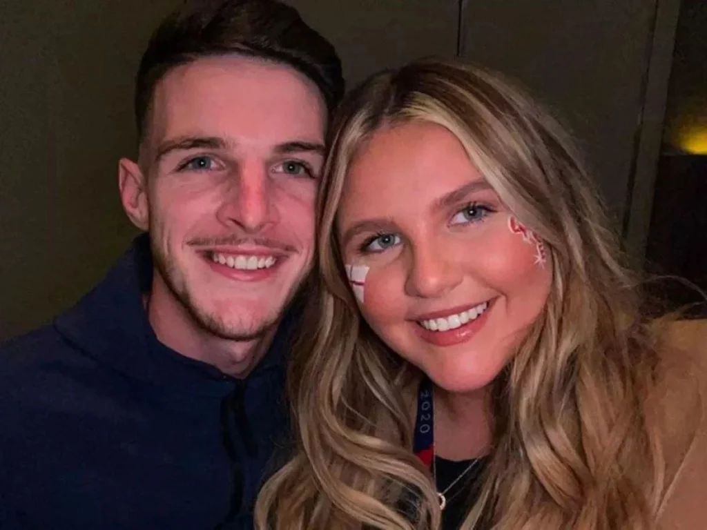 Chuyện tình như mơ của Declan Rice và bạn gái bị chê kém sắc 3 5 1722566500828