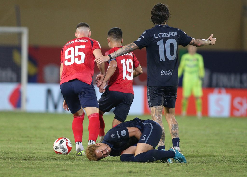 Quang Hải trả đũa khi bị Theerathon chơi xấu 3 cahn buriram 3 113728