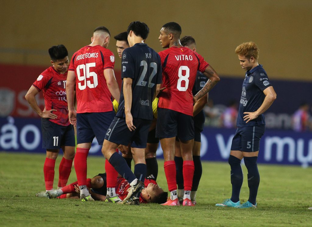 Quang Hải trả đũa khi bị Theerathon chơi xấu 1 cahn buriram 6 113726