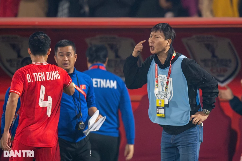 Malaysia cử 5 cầu thủ vô danh vào đội hình đấu M.U 2 kimsangsik3tt 1735918248585