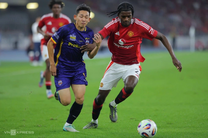 Phản ứng của CĐV M.U quốc tế về màn trình diễn của Hai Long 1 man utd asean all stars malays 7753 6947 1748437663