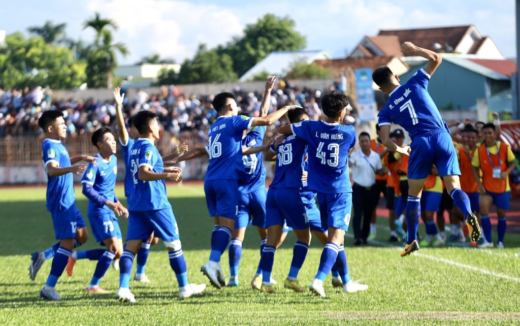 Đã rõ khả năng CLB Bình Phước được đôn lên V-League thay thế Quảng Nam 1 image.daidoanket.vn images upload thanhdt 08262023 vo dich 2 e1753084865139