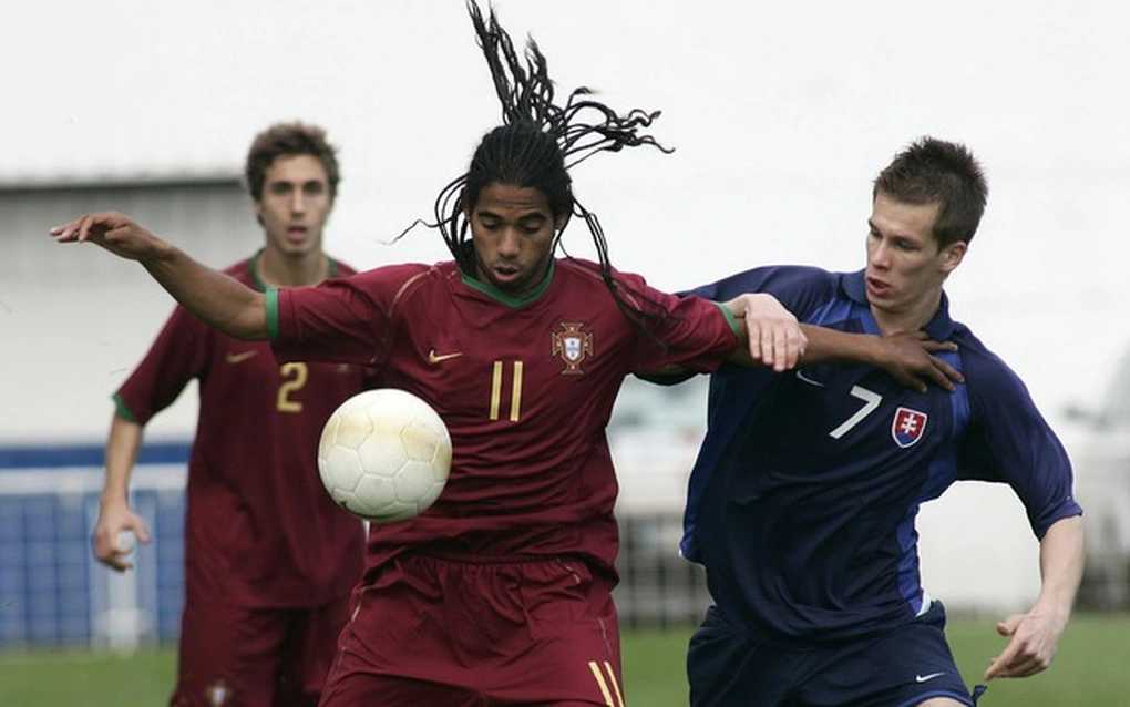 Cuộc đời bi thảm của cầu thủ duy nhất mà Ronaldo thừa nhận "giỏi hơn mình" 3 photo1697760081538 16977600817242049243426 1698405613092