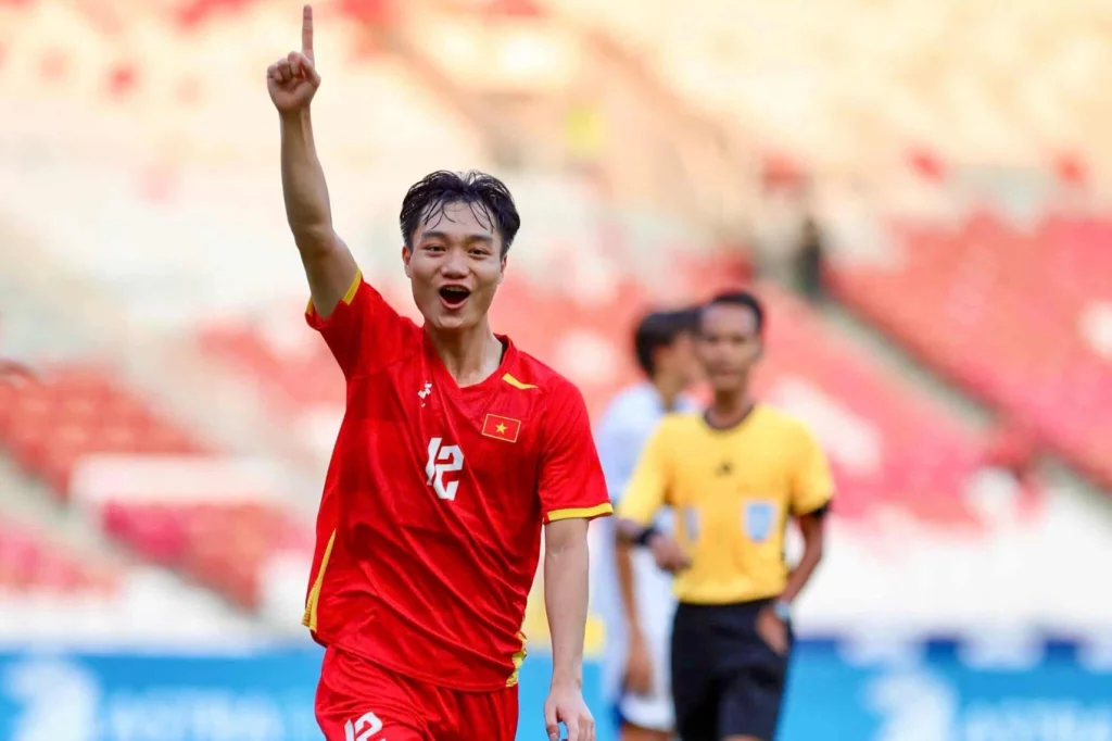 Truyền thông Indonesia thừa nhận sức mạnh của U23 Việt Nam 1 u23 viet nam 2 1 u23 philippines hiep 2 u23 viet nam tien gan thang loi edited 1753440741884