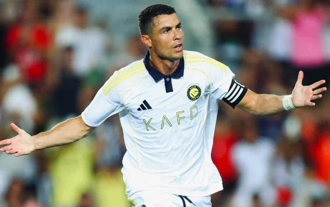 Ronaldo ám chỉ Champions League không bằng Saudi Pro League 1 v e1754608378884