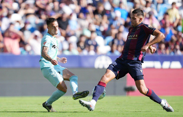 Antony hiện nguyên hình trong ngày ra mắt Betis 2 Video bong da Levante Betis doi Antony nhan sdfasdfds 1757863941 145 width740height472