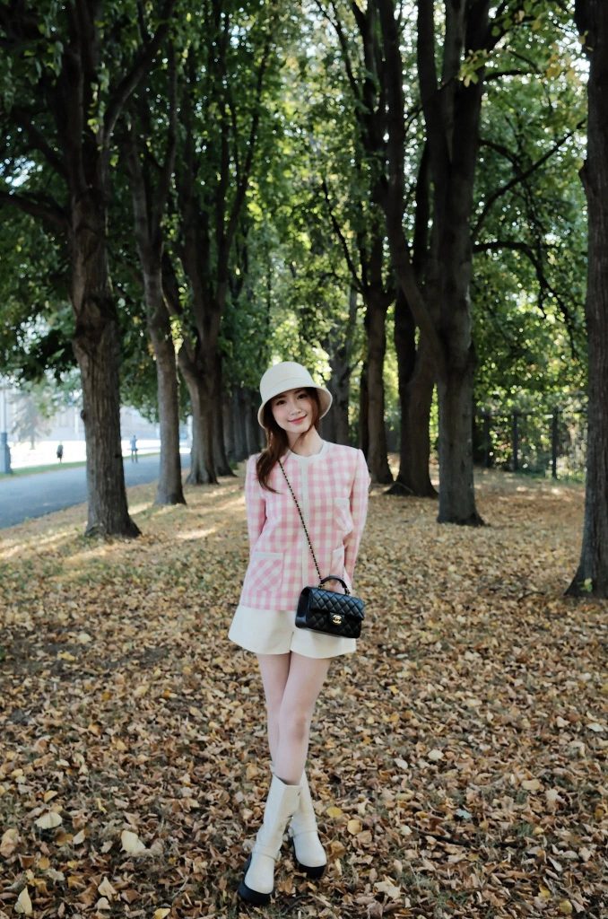 Hòa Minzy đeo túi trăm triệu Văn Toàn tặng, hé lộ quan hệ thân mật 2 hoa minzy deo tui tram trieu dang anh tha thinh lo quan he than mat voi chu tich 9x 60313fd059e245efabcf7637e7445fd4 769