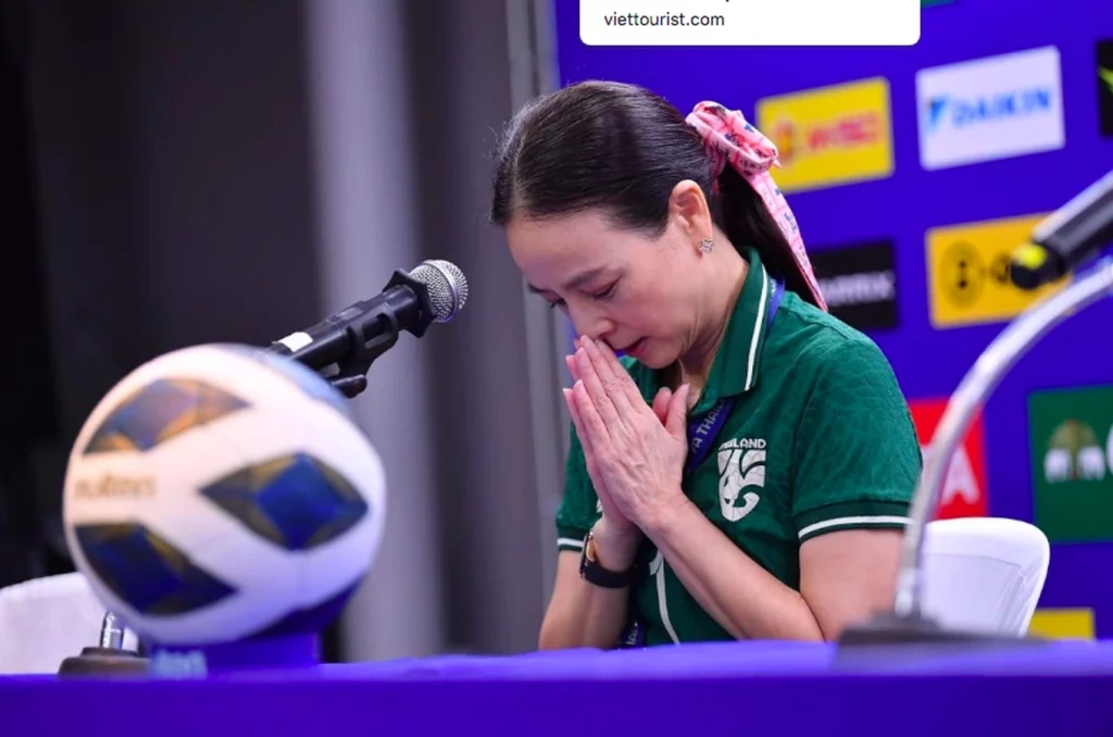 Madam Pang xin chịu trách nhiệm vụ sai Quốc kỳ Việt Nam thành Trung Quốc 2 madampang2fat28 10 25png 1761661329301