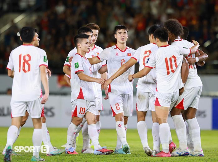 HLV Kim Sang-sik nêu lý do Việt Nam khó ghi bàn vào lưới Lào 1 584607929 1131703972456677 4939612259170673016 n