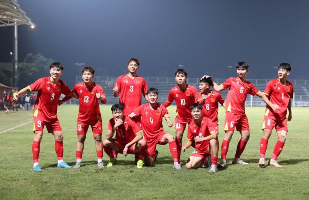 U17 Việt Nam thắng trận thứ 3 liên tiếp, giữ vững ngôi đầu giải châu Á 3 u17 viet nam vs hong kong 1 2002