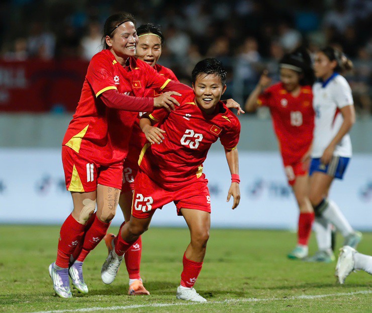 Tinh huong hot dT nu Viet Nam Philippines Bich Thuy mat oan ban thang trong tai xu ep 28 1765977711 714 width740height623