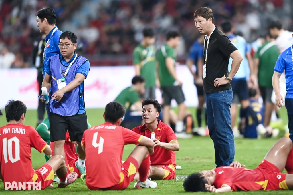 Thanh Nhàn tiết lộ câu nói của HLV Kim Sang-sik khi U22 Việt Nam bị dẫn 0-2 2 nmq8614jpg 1766096136071