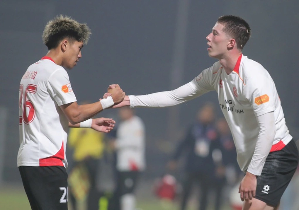 hang loat cau thu viet kieu toa sang hlv kim sang sik nhan tin vui 1770011395532 1