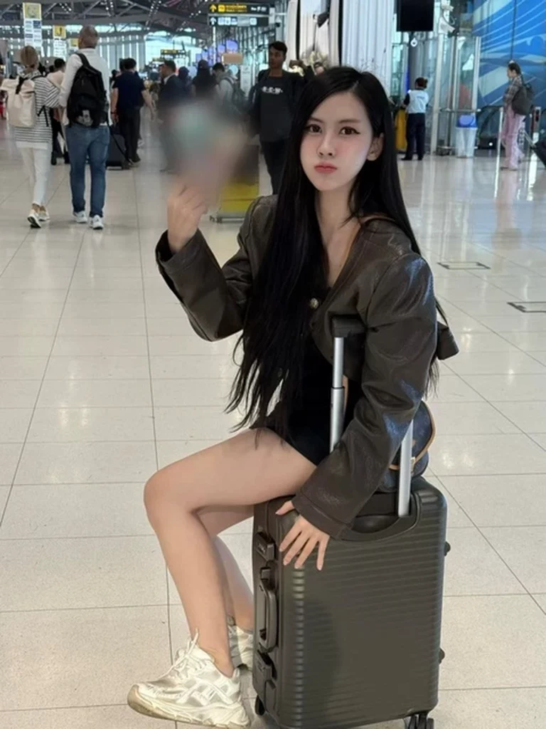 nu cdv thai lan xinh dep me man dinh bac gay sot khi toi viet nam an tet 1770898764649