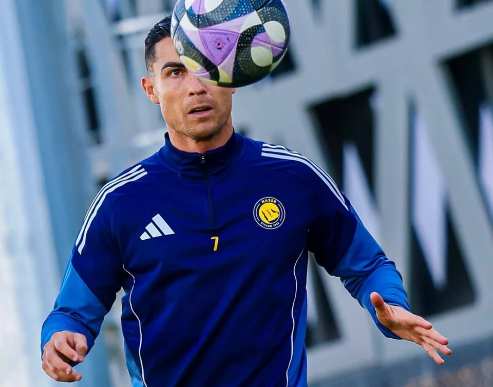 Ronaldo báo tin vui cho NHM sau khi bị loại khỏi ĐT Bồ Đào Nha 2 1774655094787 on the ball 2