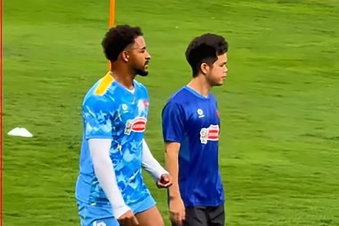 Xuân Son gặp vấn đề chỉ sau ít phút tập luyện cùng ĐT Việt Nam 2 Xuan Son 1 1