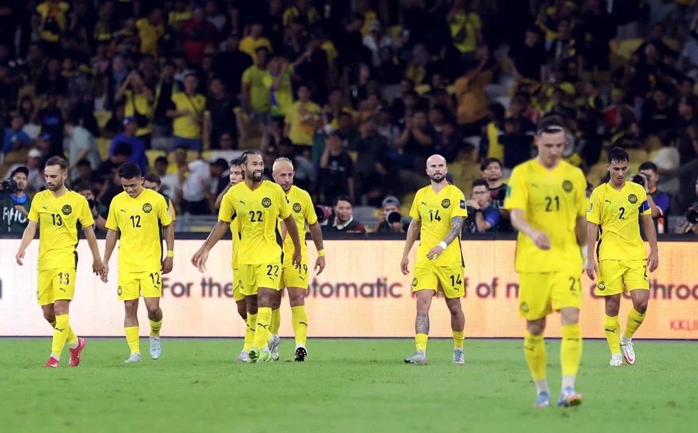 thoi diem afc ra lenh trung phat bong da malaysia 2 16 8817.jpg