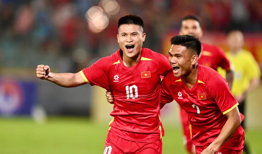 HLV Kim sang-sik: "Tôi chưa tìm ra phương án nếu thiếu cả Quang Hải, Hoàng Đức" 1 tua n ha i jpeg 1774527210 177 3681 9945 1774527247 e1774533904678