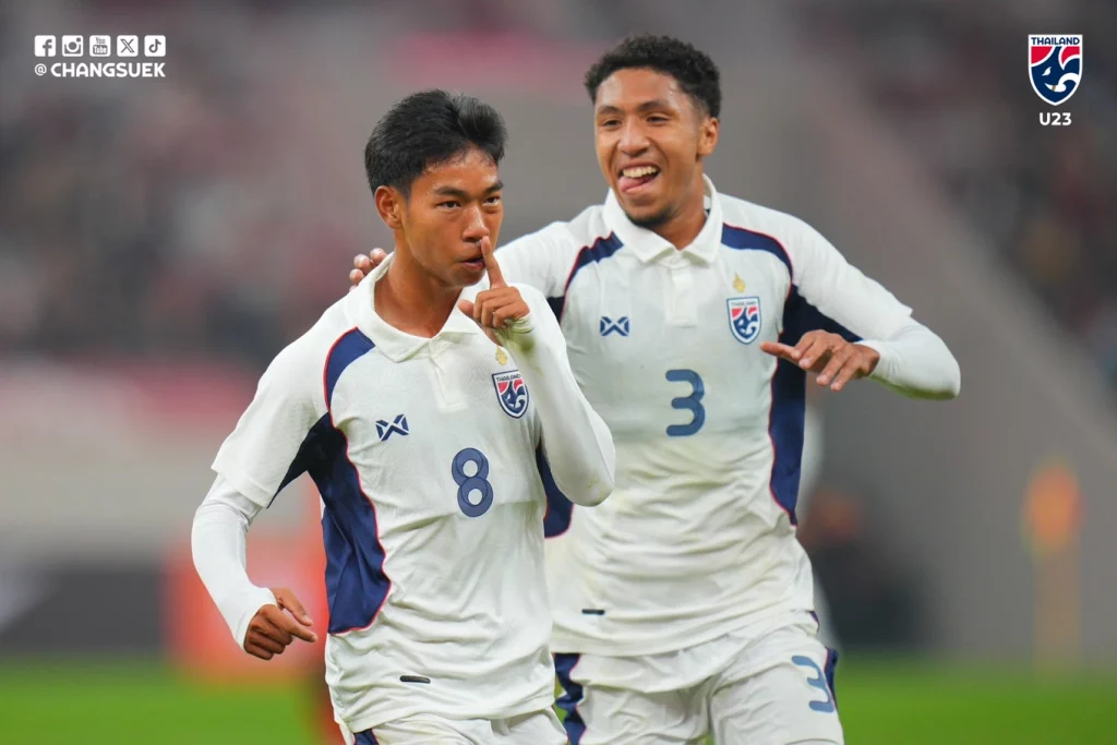 CĐV Trung Quốc phản ứng khi để U23 Thái Lan gây sốc ngày ra quân 1 u23 thai lan hoa kich tinh u23 trung quoc u23 viet nam con nguyen co hoi 1774446751702