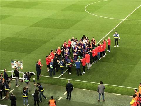 Kịch bản khiến Real Madrid phải xếp hàng chào đón Barca ở El Clasico 2 pique