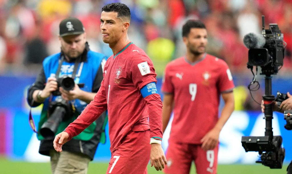 Hàng loạt tờ báo quốc tế chấm Ronaldo điểm thấp nhất trận ra quân WC 2026 3 HLCkWJAXoAIhZLd e1781738657746