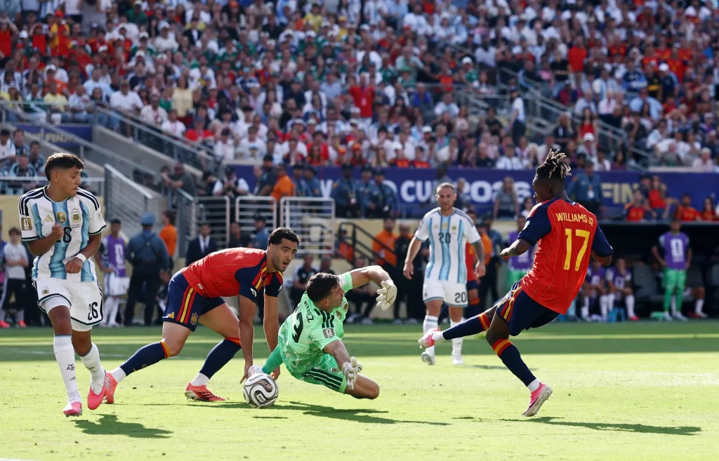 Trọng tài bắt trận chung kết gây tranh cãi với quyết định có lợi cho Argentina 1 2026 spains nico williams scores 1096417456 9d48cb