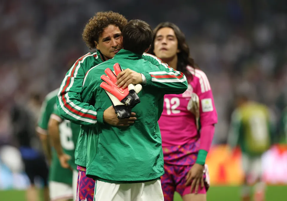 guillermo ochoa 13 mexico reacts 1093455433