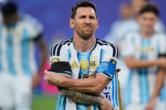 "Không xứng đáng", "Trò đùa à" - NHM phẫn nộ khi Rodri vượt Messi giành QBV World Cup 1 images 33