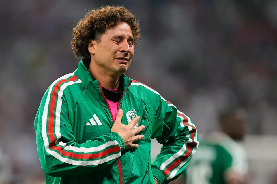 reacts following world cup round 1093464019