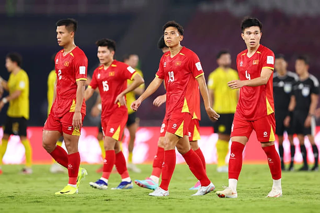 jakarta indonesia hoang minh khoa vo and van do le of vietnam look dejected after the teams 1791199179944